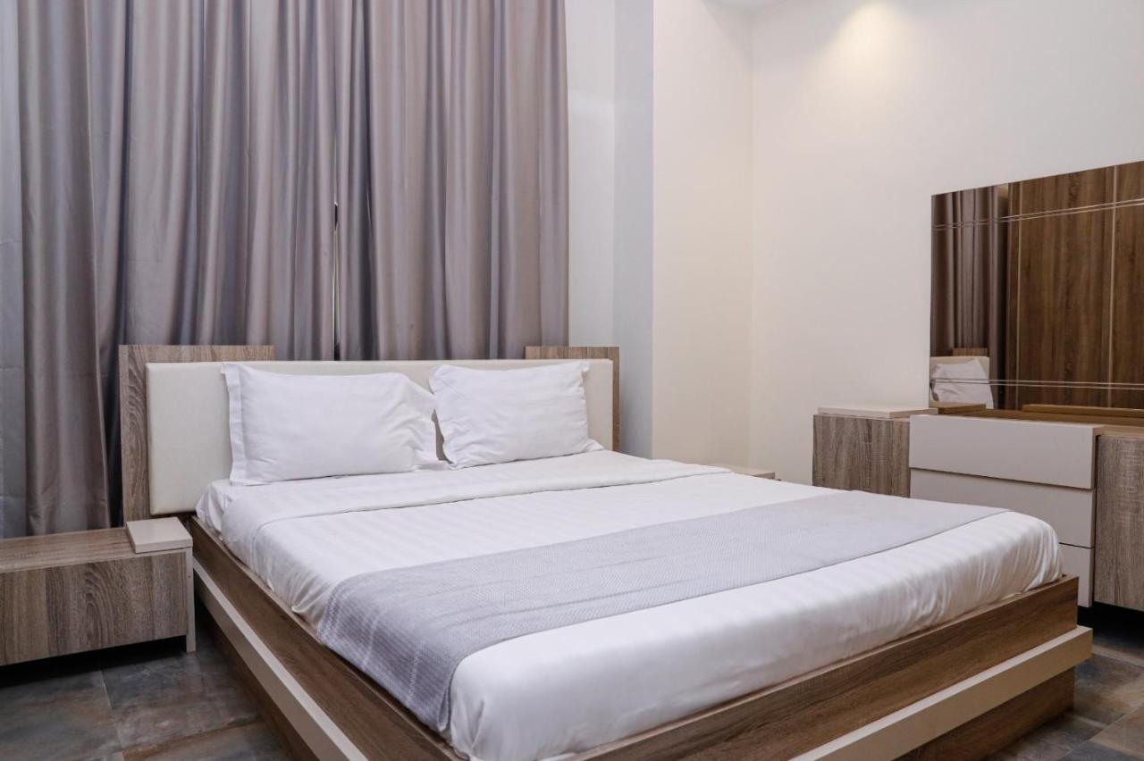 Hotel Tangier Tower Al Manamah Esterno foto