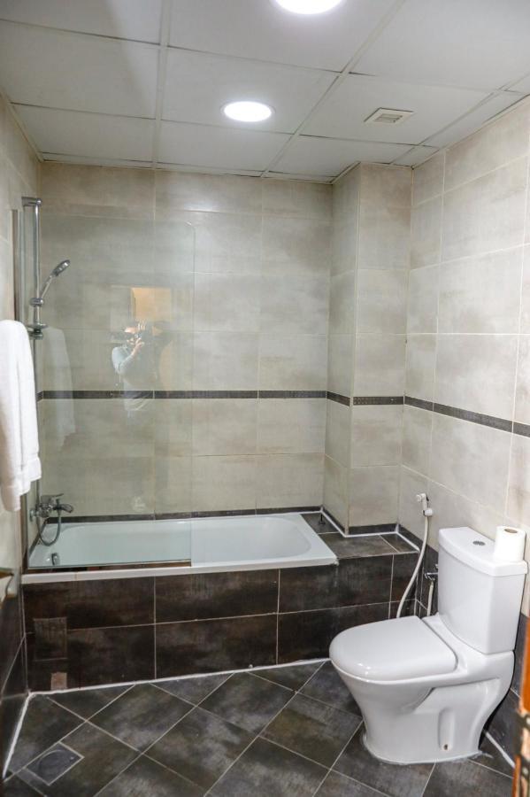 Hotel Tangier Tower Al Manamah Esterno foto