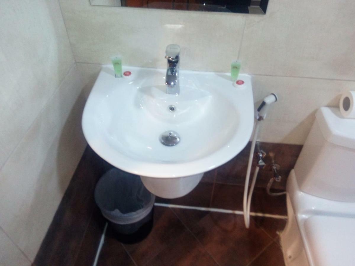 Hotel Tangier Tower Al Manamah Esterno foto